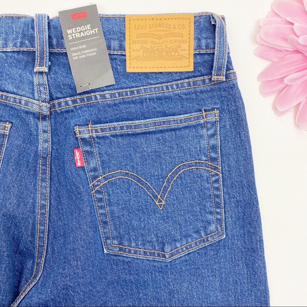 Levi’s  Premium Wedgie Straight High Rise Jean - Picture 8 of 13